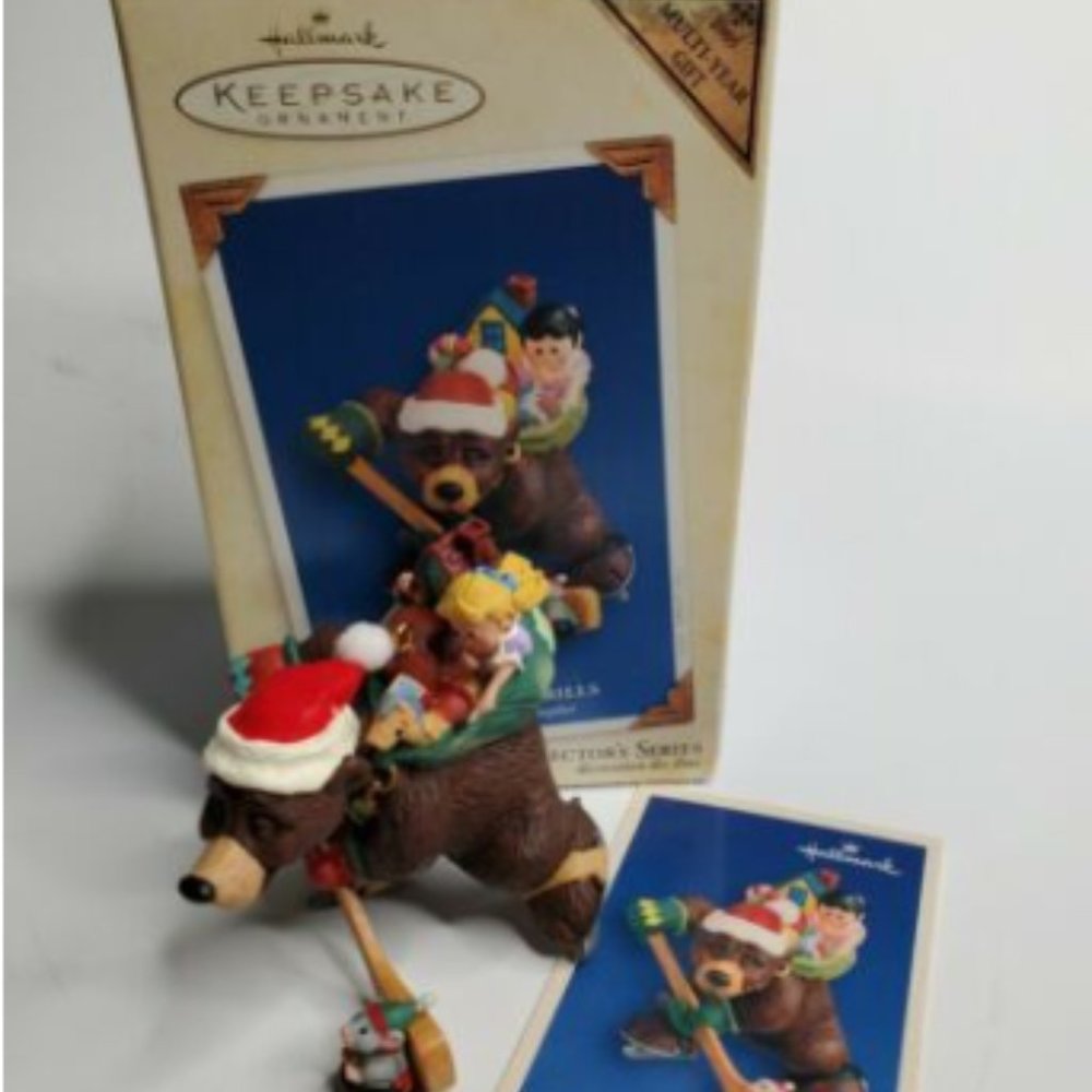 2005 Hallmark Keepsake Ornament Hockey Thrills